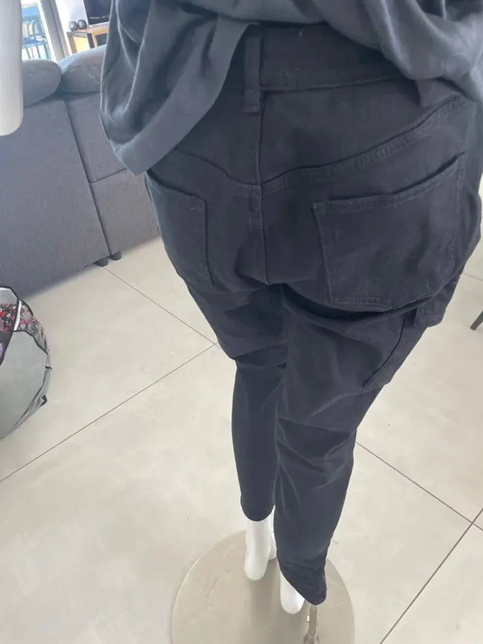 Jean noir - photo numéro 3