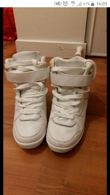 Chaussures compensé