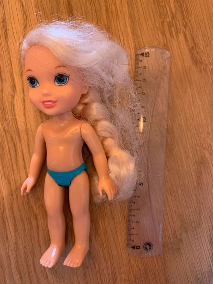 petite poupée Elsa Disney dessin animé la Reine des Neiges nue  poupée n•2 - photo numéro 3