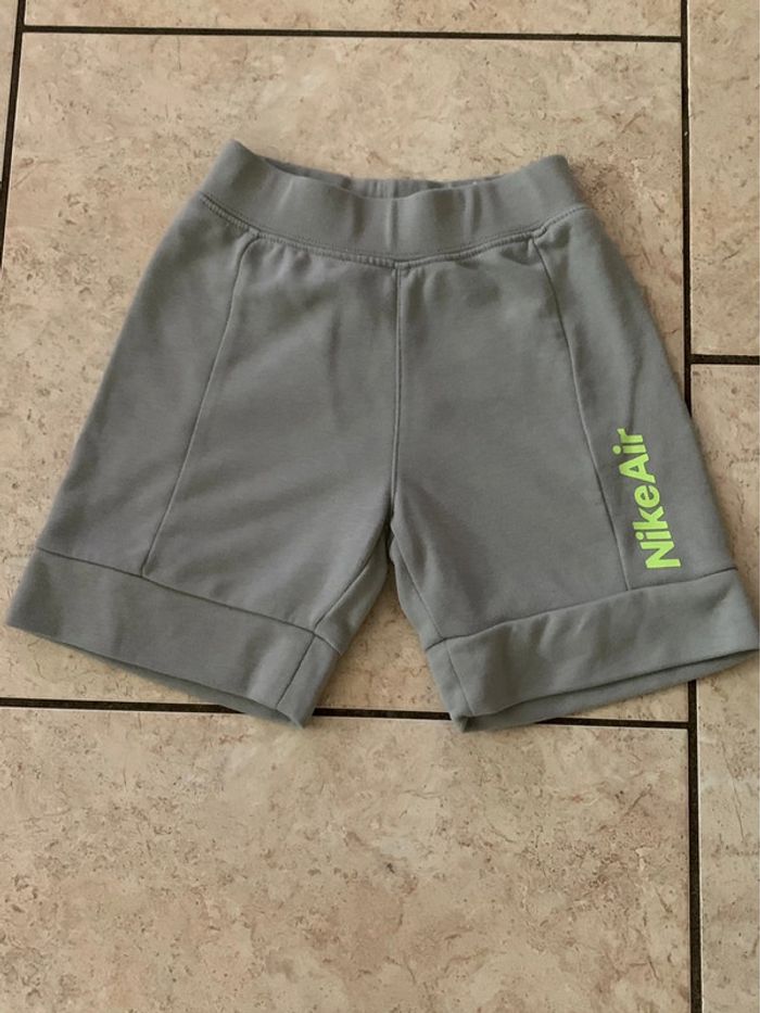 Short nike 4 ans