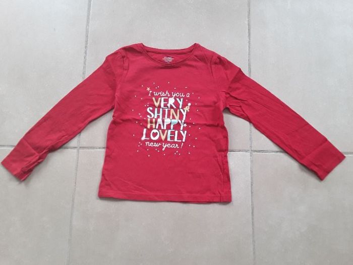 T-shirt rouge ML fille 8 ans KIABI TBE