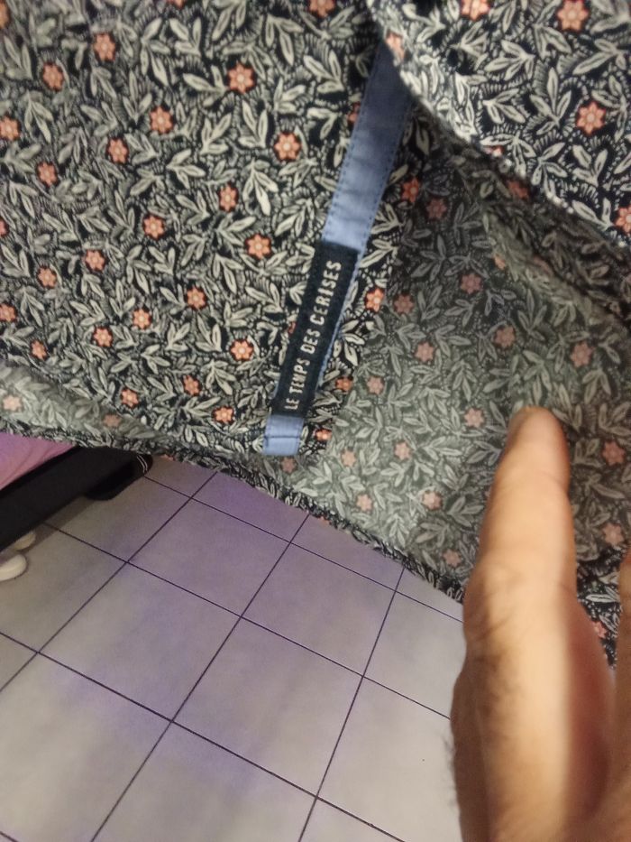 Chemise à manches longues. De marque. Le temps de cerise taille.L - photo numéro 8