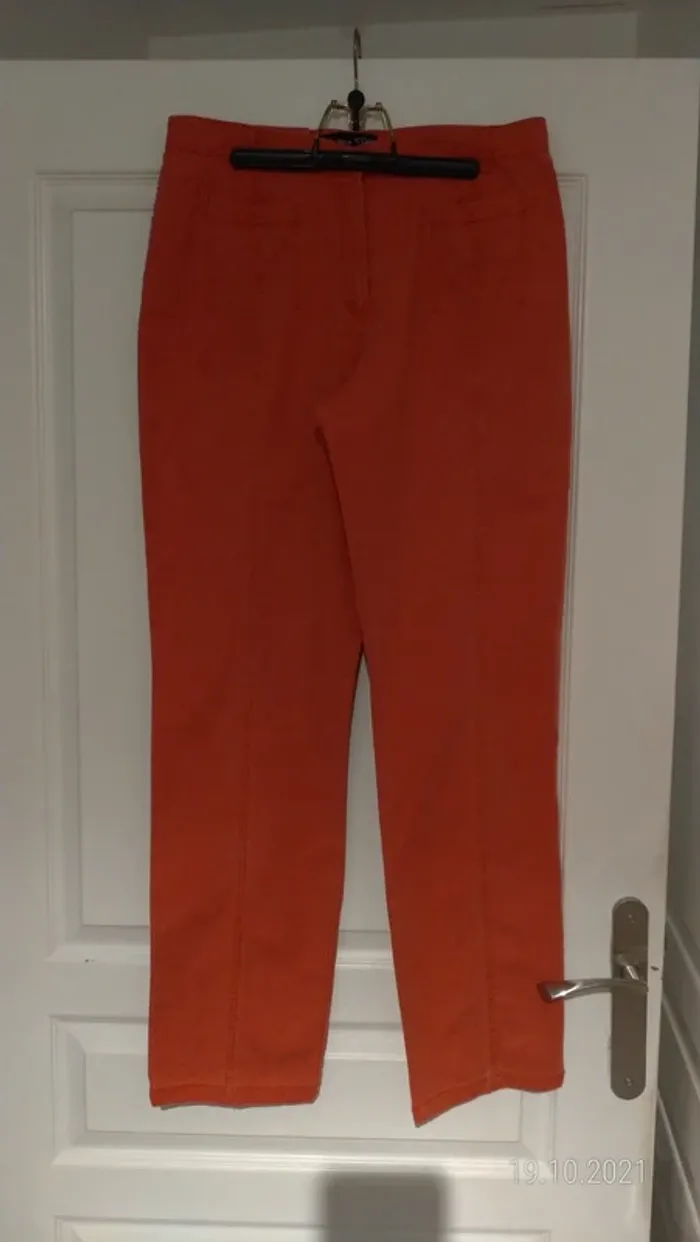 Jean 98% coton droit taille haute corail