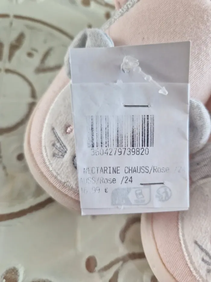 Chaussons bébé pointure 24 Okaidi neufs - photo numéro 4