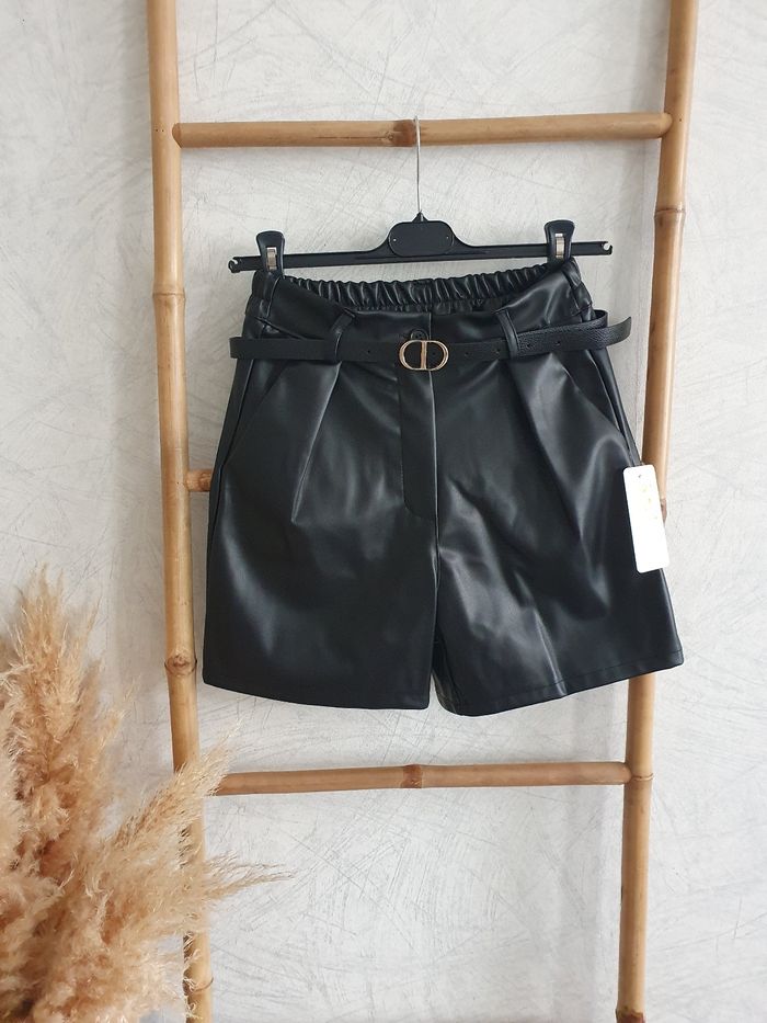Short simili cuir Taille S