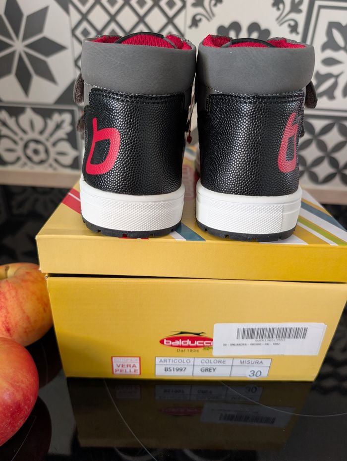 Baskets garçon. Taille 30. Neuf. Balducci. Semelle intérieure en cuir - photo numéro 2