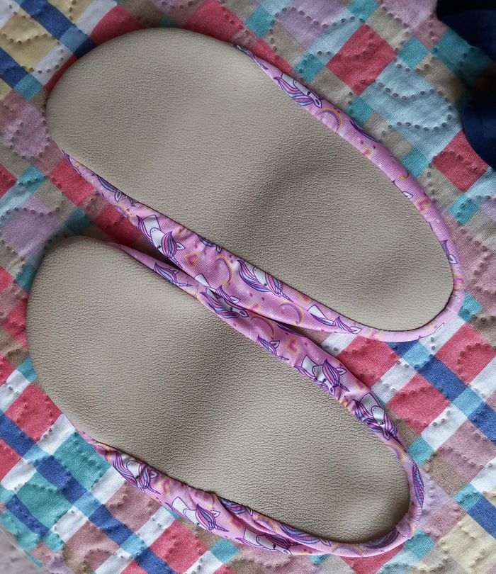 Chaussons piscine ou plage fille - photo numéro 2