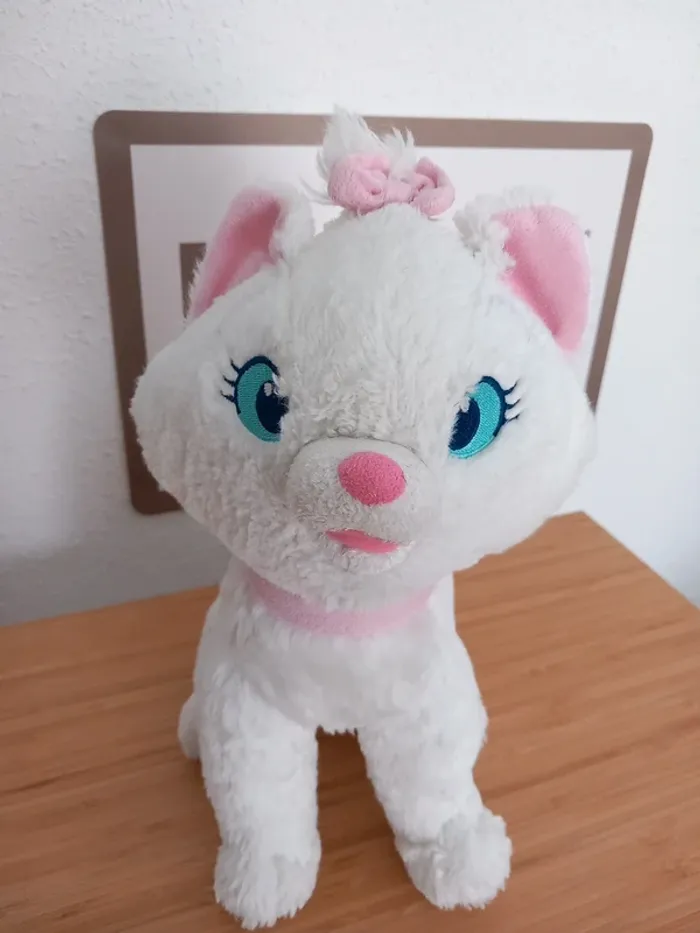 Peluche Marie 35cm Disney store - photo numéro 2