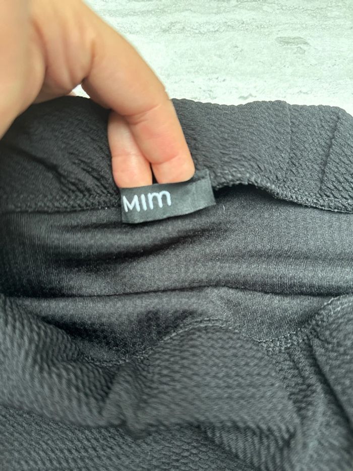 Jupe noir Mim 36 tbe - photo numéro 2