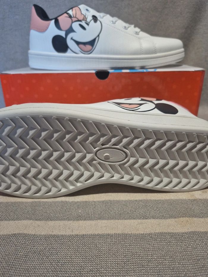 Basket Minnie taille 37 - photo numéro 5