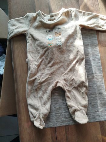 Vends pijama taille 3 mois
