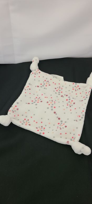 Doudou plat carré blanc pois MES PETITS CAILLOUX CMP
