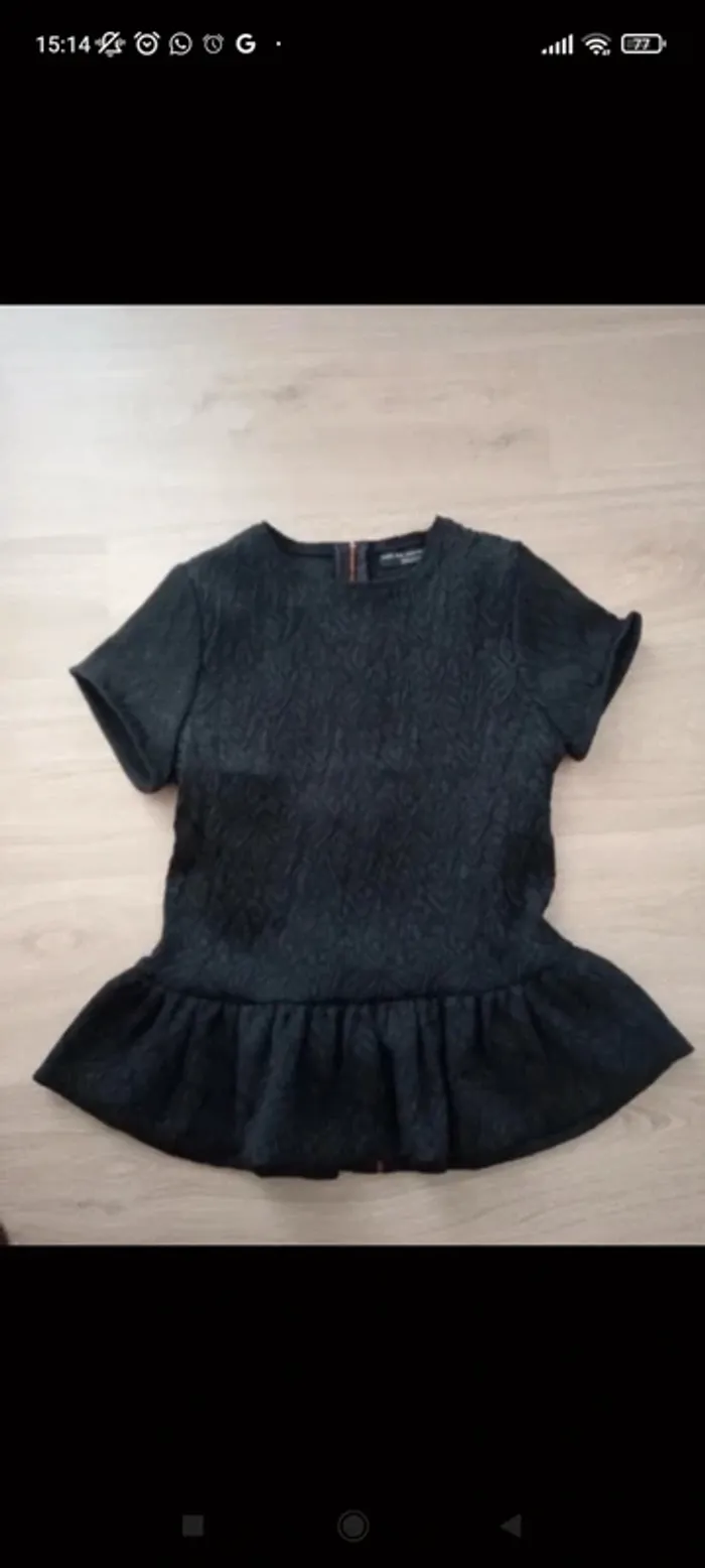 haut Zara M à volants noir élégant