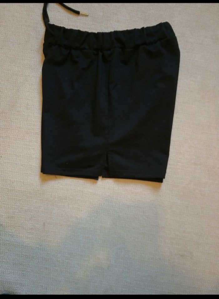 Short taille S  en bon état - photo numéro 3