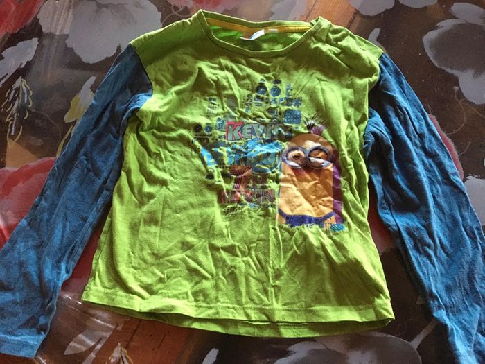 Tee-shirt manche longue Minions 8 ans