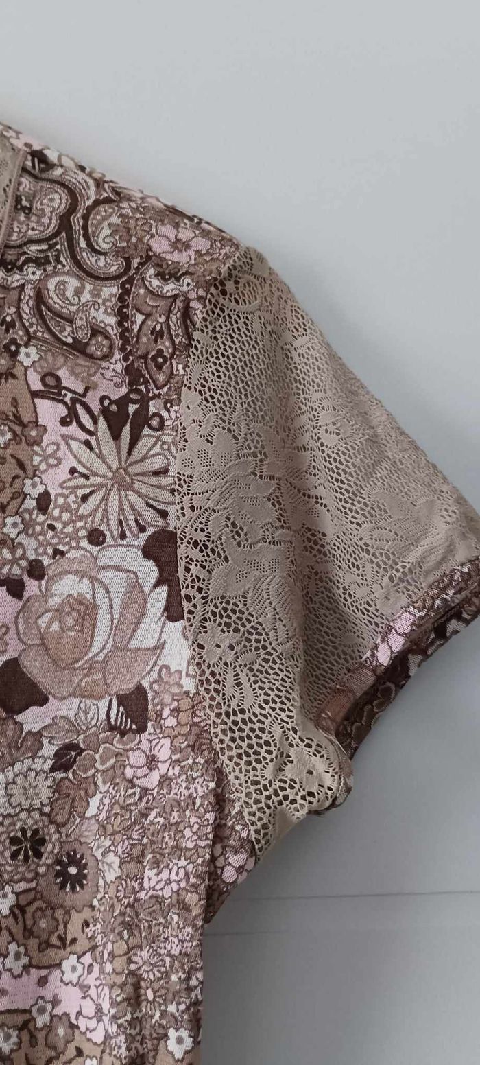 T-shirt fleuri rose/beige manches courtes avec dentelles col V marque Armand Thiery Taille 4 - photo numéro 7
