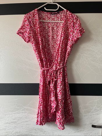 Robe rouge à fleurs taille 34
