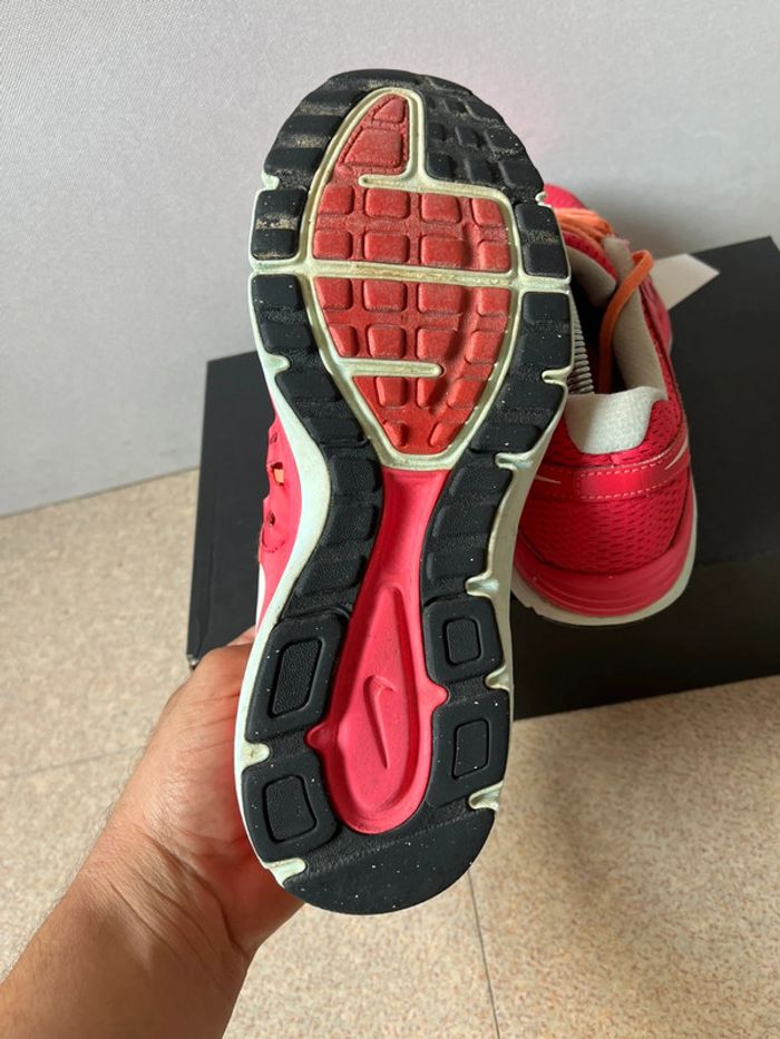 Baskets / Chaussures De Course Nike Taille (37.5) - photo numéro 7