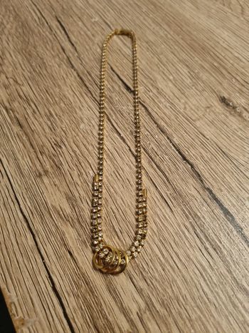 collier fantaisie de couleur or