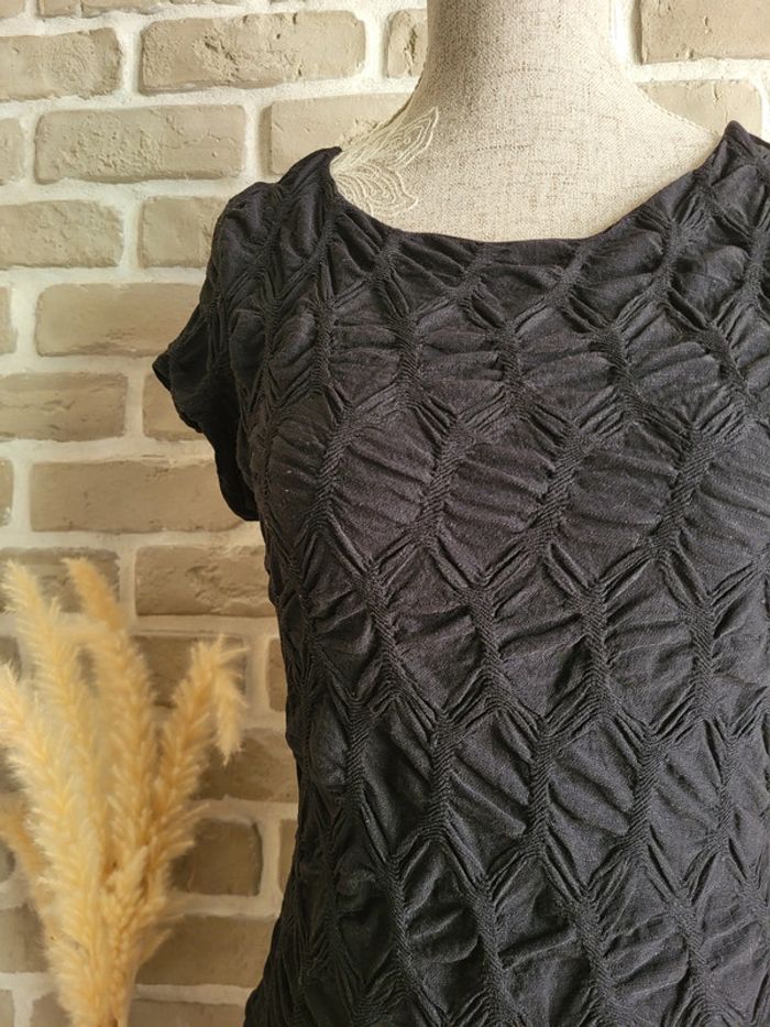 Petite robe noire Zara tissu texturé - photo numéro 7