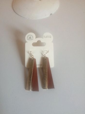 🌸Boucles d'oreilles dorées et cuir "Disney" Neuves 🌸