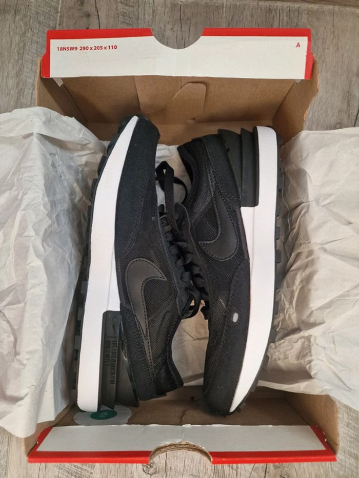 Basket Nike Waffle One 37,5 Neuve - photo numéro 5