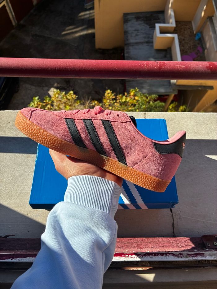 Adidas Gazelle Pink/Black/Gold - Taille 38 - Neuves - photo numéro 2