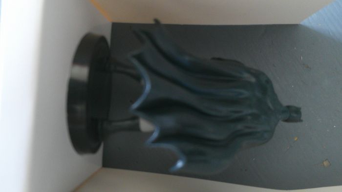 Figurine BATMAN avec éclairage LED (PRODUIT NEUF) - photo numéro 4