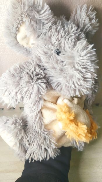 marionnette doudou peluche éléphant  histoire d'ours