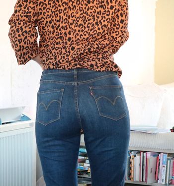 Jean levi’s high rise skinny 28