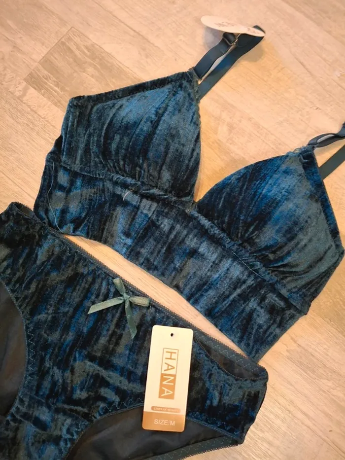 Ensemble lingerie brassière - photo numéro 2