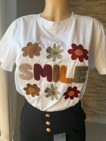 T-shirt brodé Smile