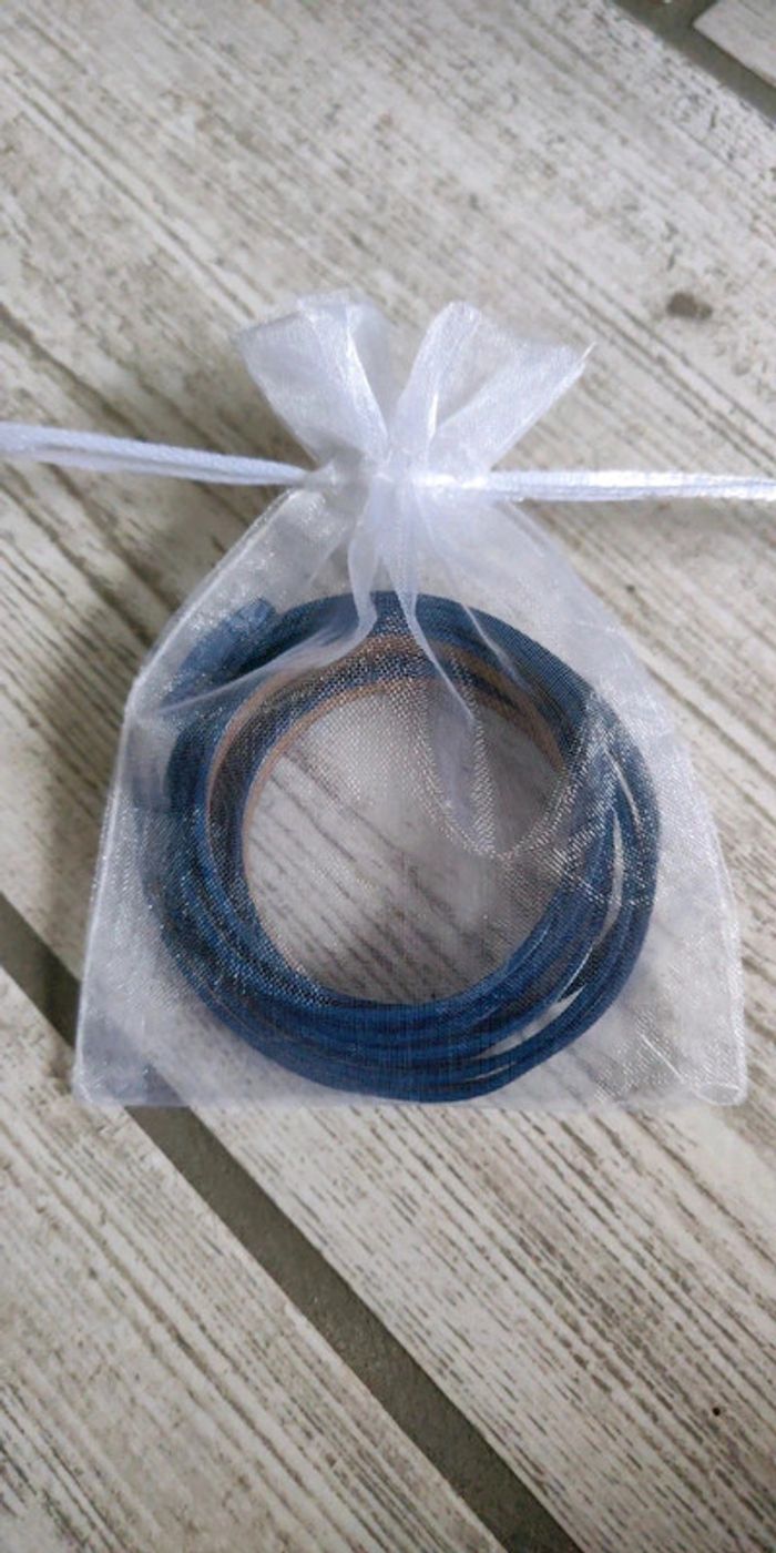 Bracelet swatch bleu marine et ses attaches - photo numéro 3
