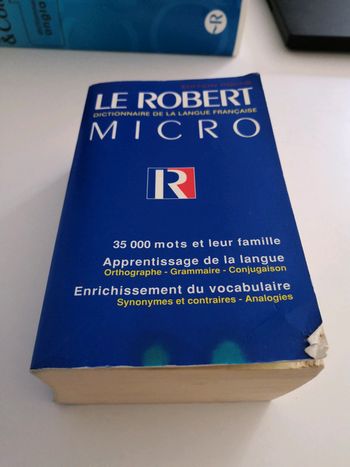 Dictionnaire le Robert micro de poche