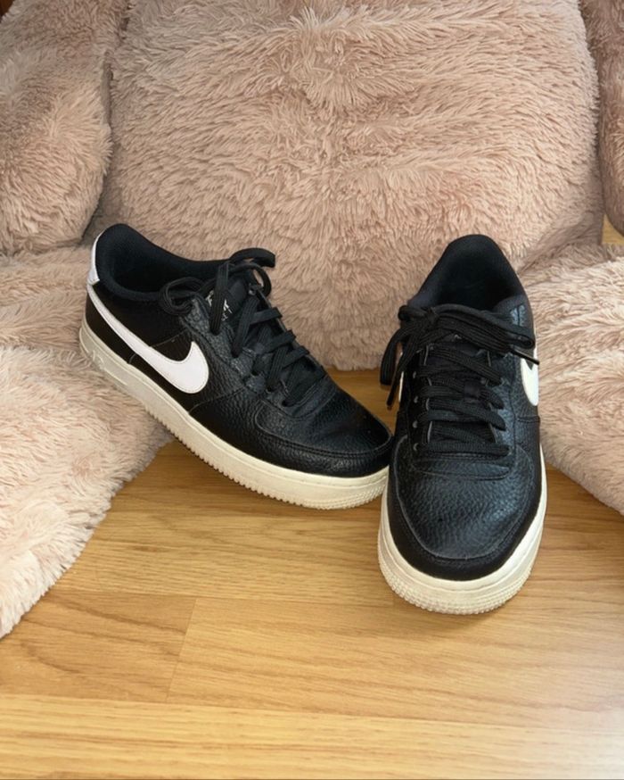 Nike Air Force 1 noires et blanches femme