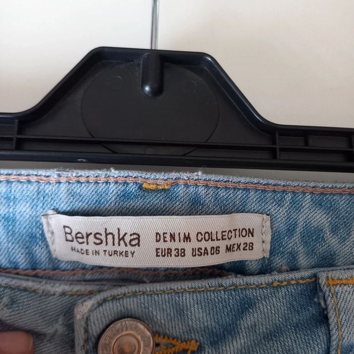 Jean troué bershka - photo numéro 4
