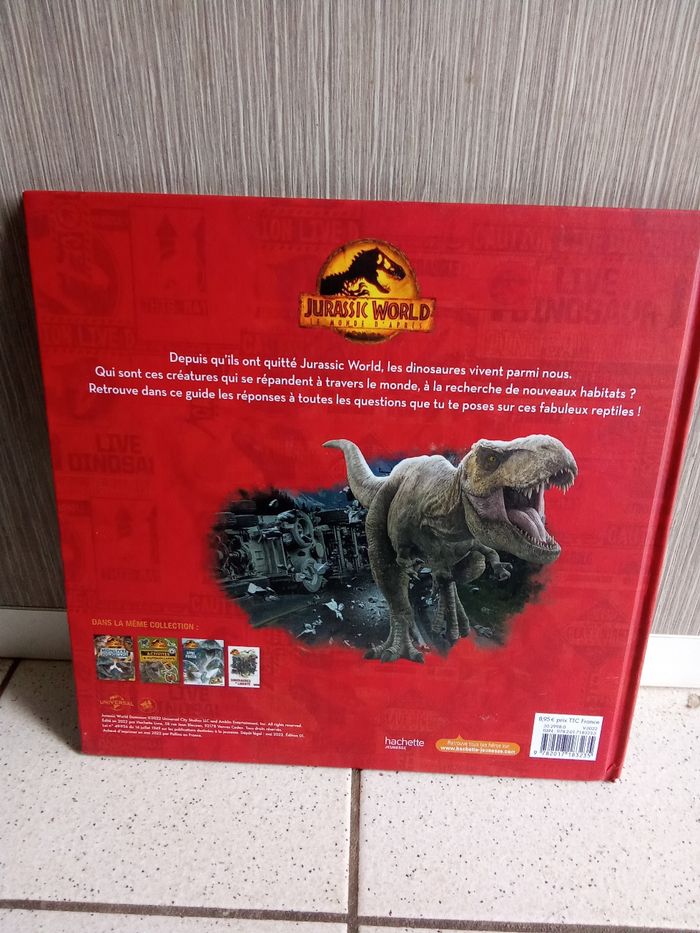 Livre jurassic World édition hachette, comment vivre avec les dinausaures - photo numéro 2