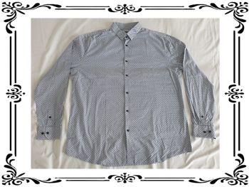 Chemise taille XXL.