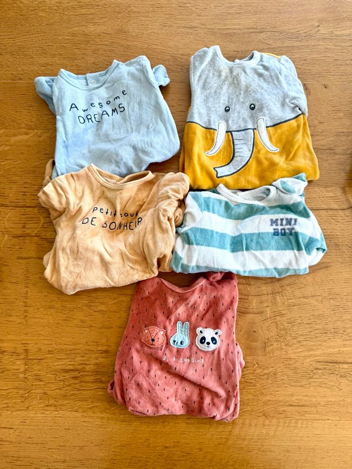 Lot pyjamas 6 mois