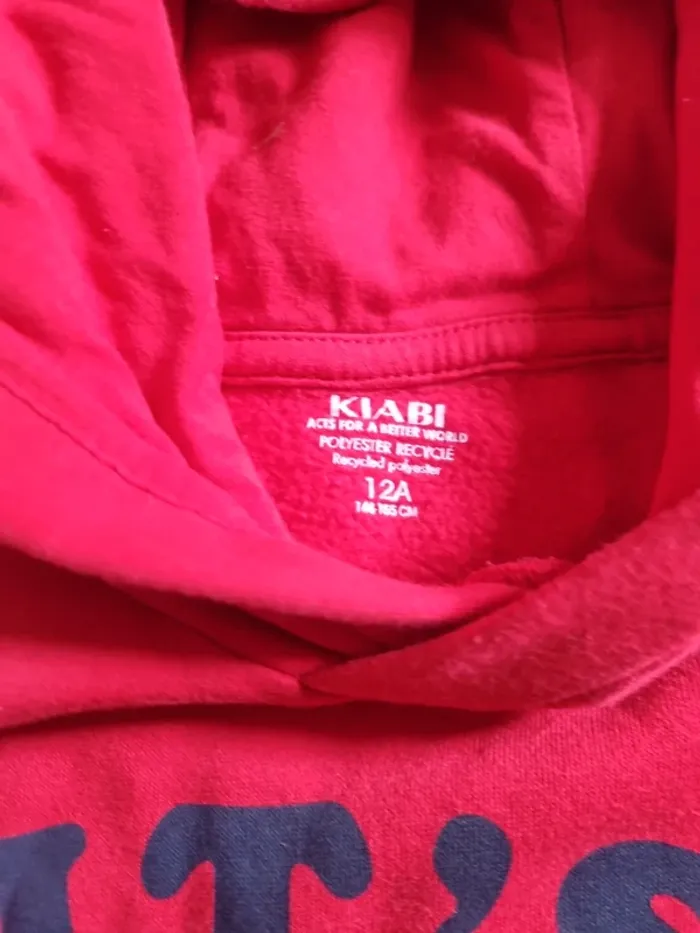 Pull rouge à capuche - photo numéro 4