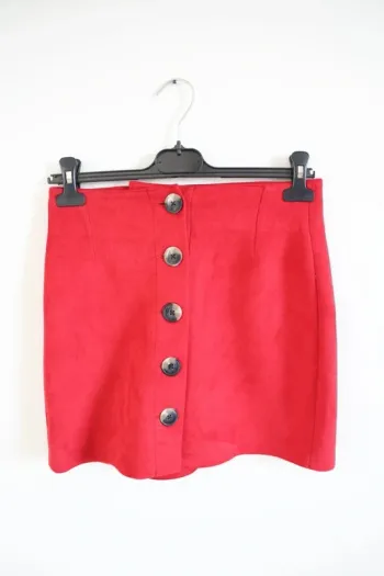 C40 jupe rouge bershka S
