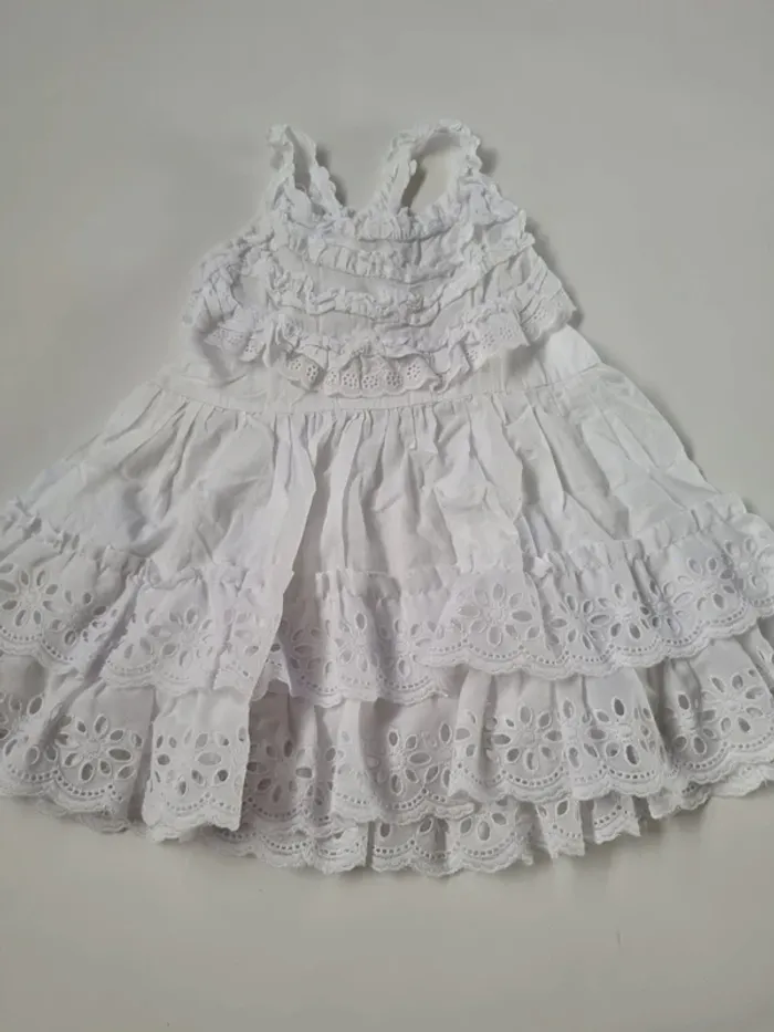 Robe avec broderies 23mois