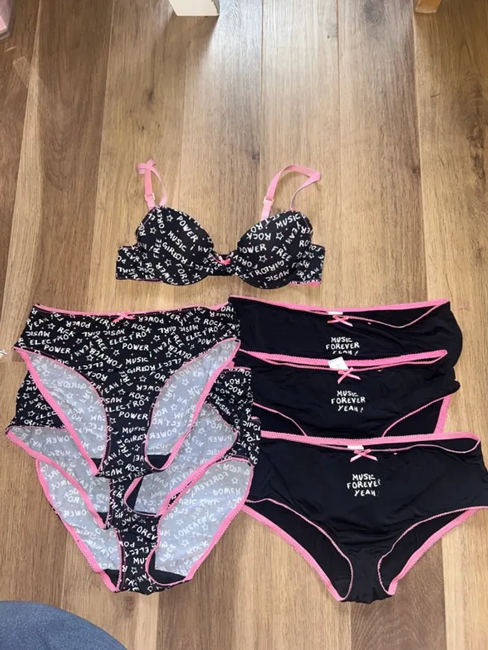 Lot de sous vêtements adolescente
