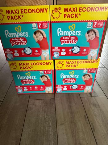 248 pants Pampers taille 7 