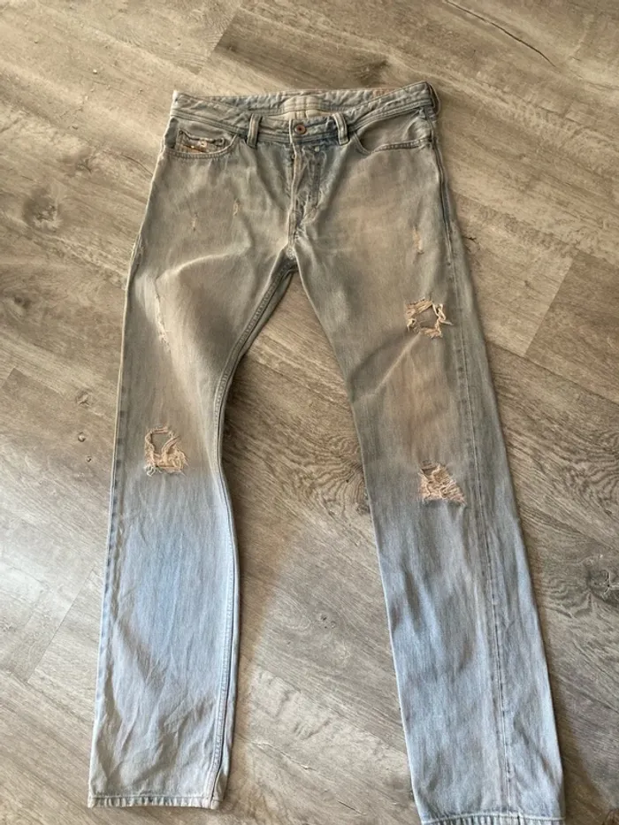 Jeans a trou Diesel taille 31/32