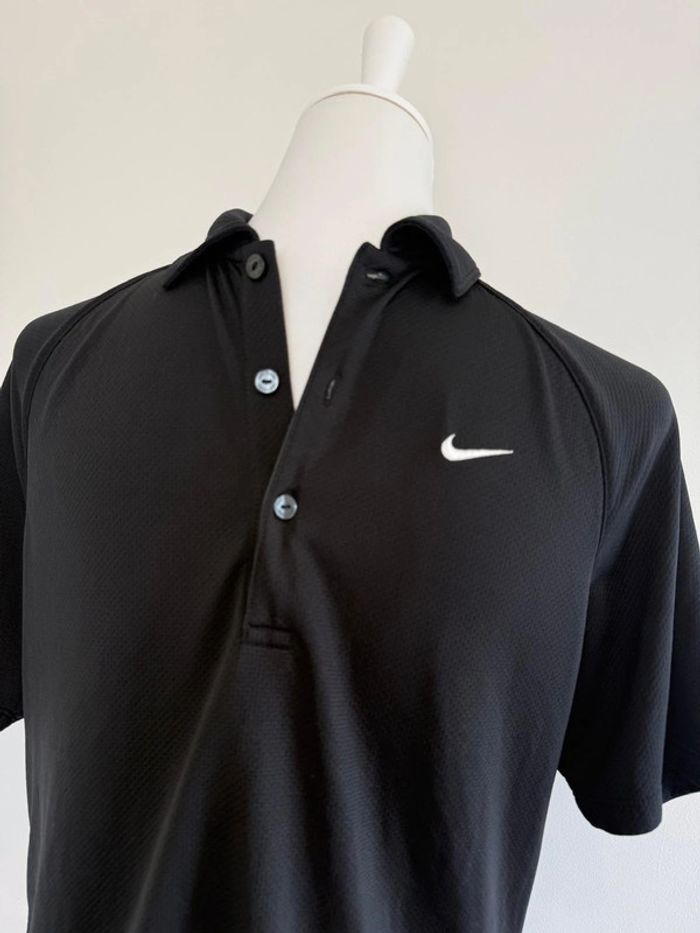 Polo de sport Nike Dri-fit homme noir logo brodé blanc taille M parfait état - photo numéro 2