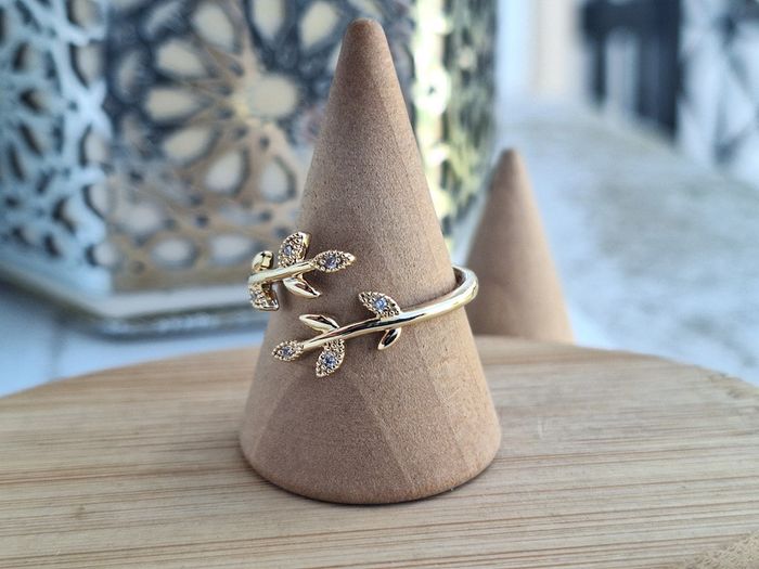 Bague ouverte dorée en forme de feuilles avec strass en acier inoxydable – Bague de fiançailles - photo numéro 4