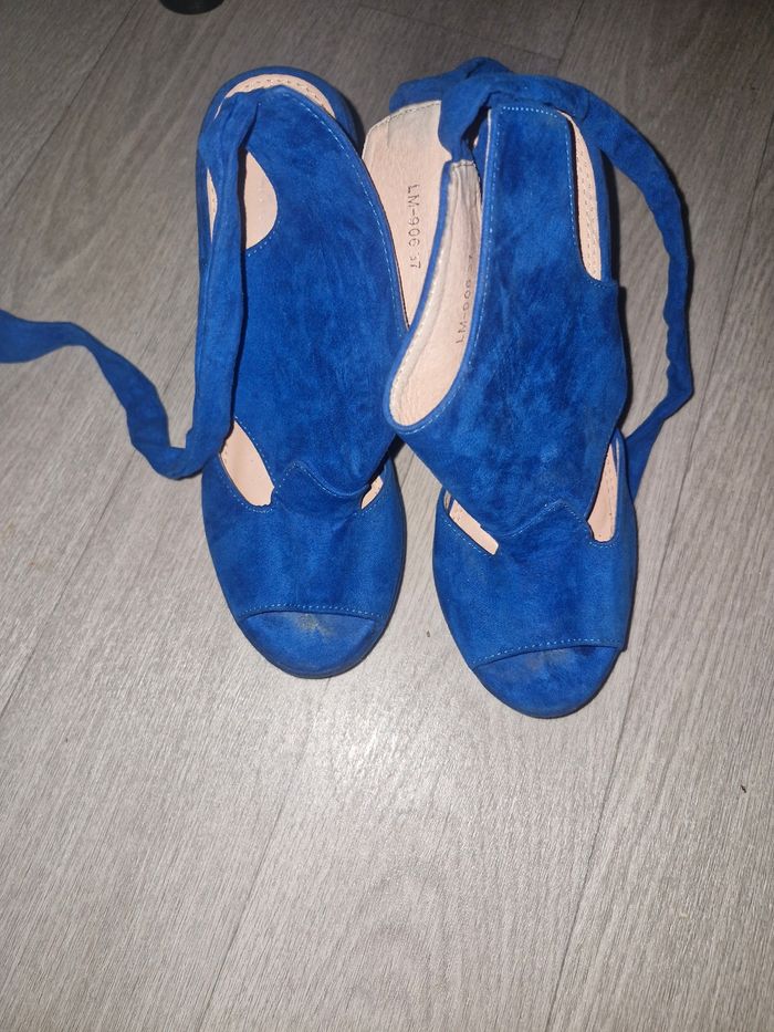 Chaussures à talon compensé