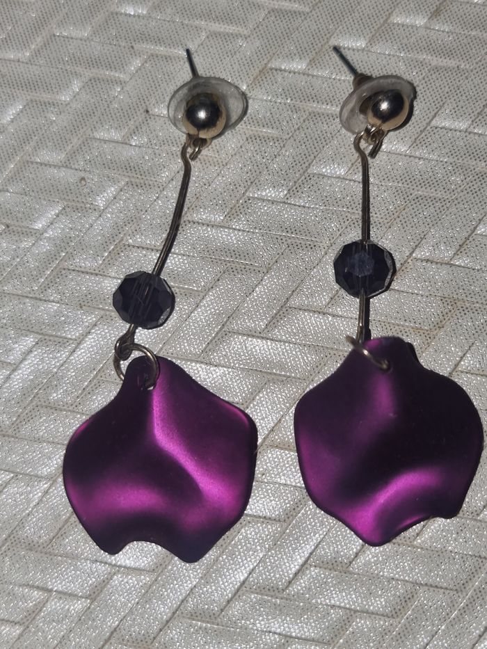 Boucle d'oreille lilas