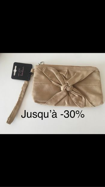 Sacoche beige à noeud avec lanière sac neuf clair ete beau étiquette pochette soirée sorti
